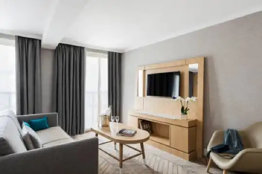 Louvre Saint-Honoré - 25