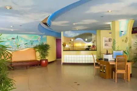 Castle Bamboo Waikīkī - 2