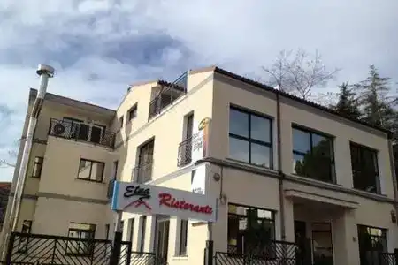 Ai Pini - 0