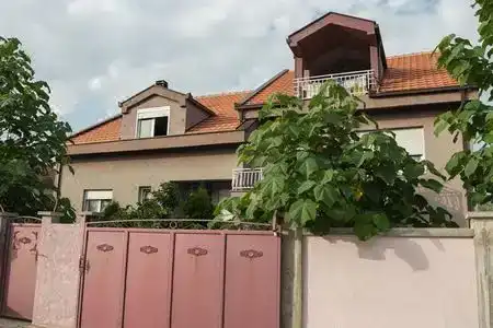 Hostel Q - 1