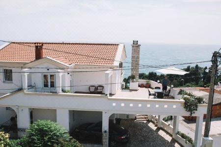 Britannia Apartments - By The KALAJA And Small Beach - 0