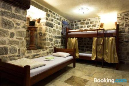 Hostel Old Town Kotor - 2