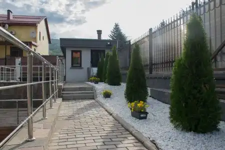 Irbis Inn - 1
