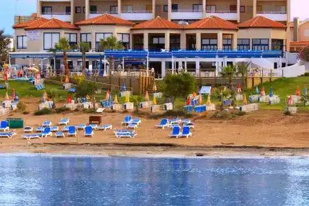 Myroandrou Beach Apartments - 4