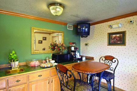 El Rancho Motel - 2