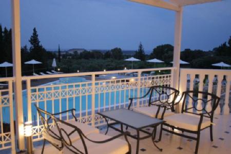 Lagoon Luxury Suites - 4