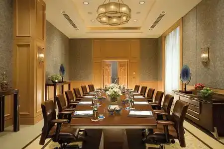Four Seasons Istanbul at the Bosphorus - 10