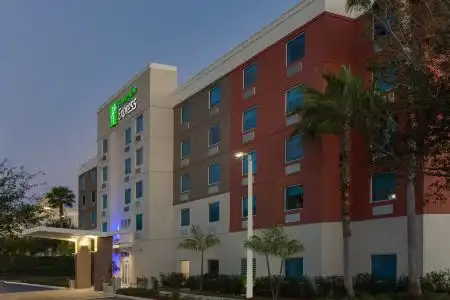Holiday Inn Express & Suites FT. LAUDERDALE AIRPORT/CRUISE by IHG - 4