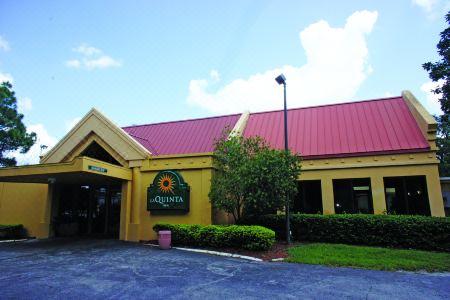Baymont by Wyndham Daytona Beach/Intl Speedway - 1