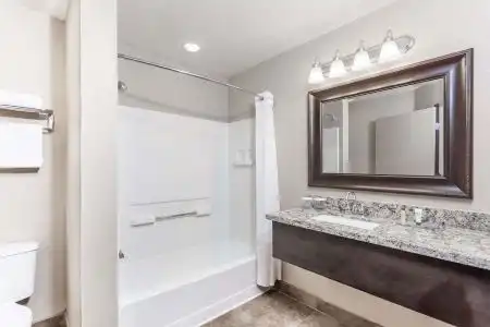 Hawthorn Suites by Wyndham - 21