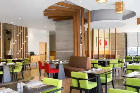 Holiday Inn & Suites JAKARTA GAJAH MADA by IHG - 6