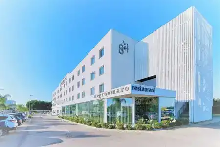 8Piuhotel - 0