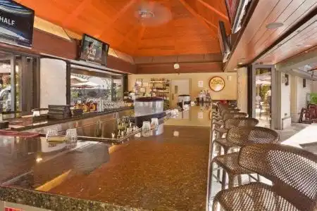 Waikiki Shore by OUTRIGGER - 3