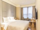 Business Queen Room