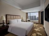 1 King Bed 1 Bdrm STE Living and Dining