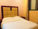 Double Room (Bed Width: 1.8 M)