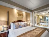 Business Queen Room