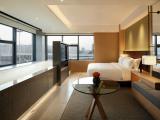 Superior Room - Street-View (Pool)