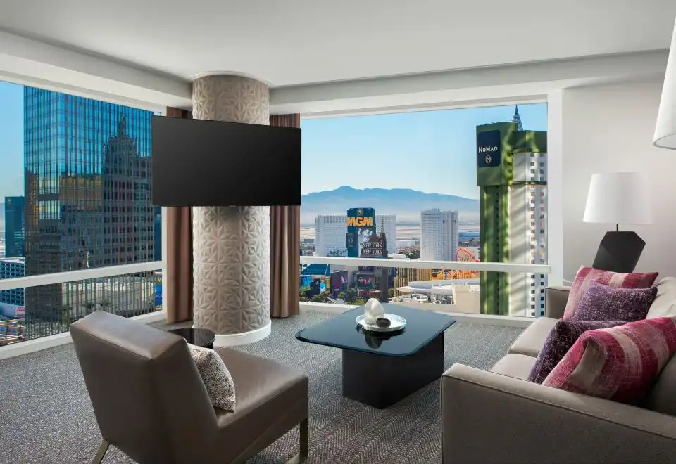 Corner Suite Strip View