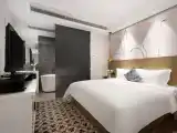 Deluxe Suite (with Bathtub)