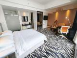 Big Bed Room with panoramic view