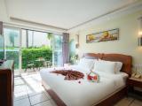 Superior Garden-view Queen Room