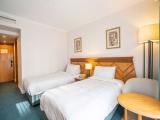 Premium Twin Room Bed Pool View Room