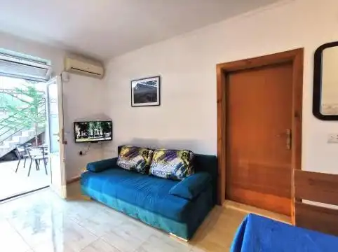 Studio With Garden View