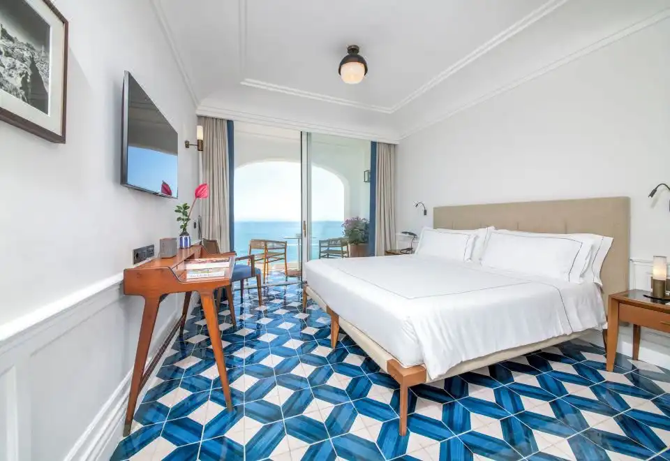Deluxe Room with Sea View