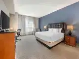 King Room with Tub-Hearing Accessible