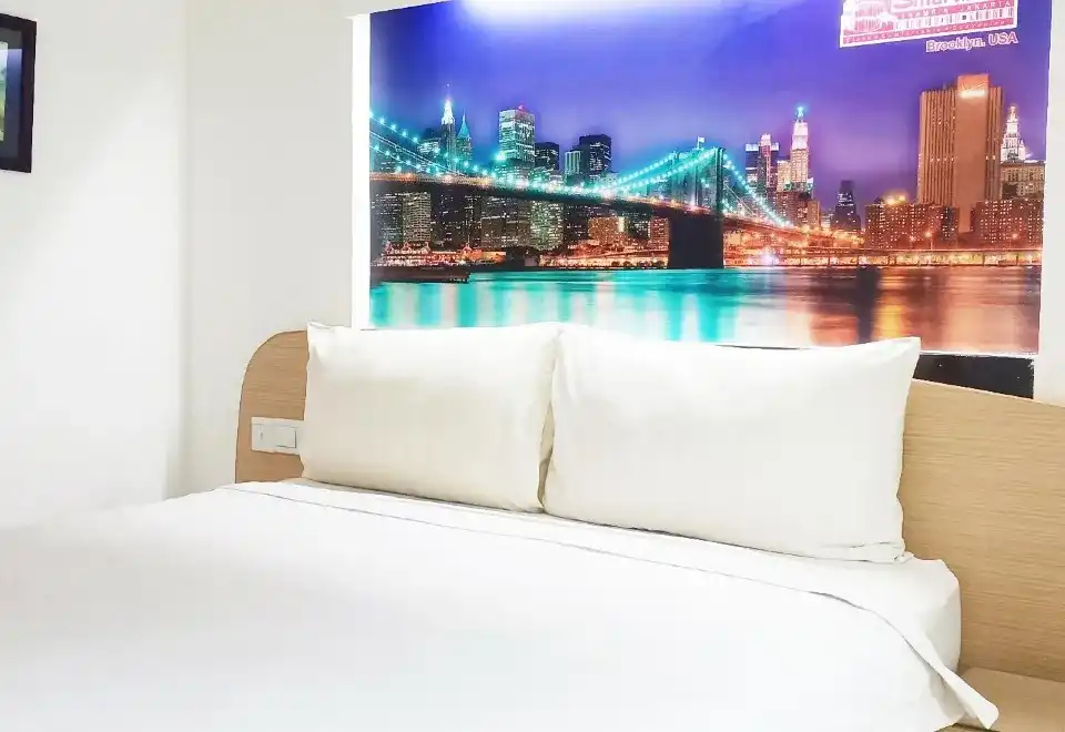 Standard Queen Room