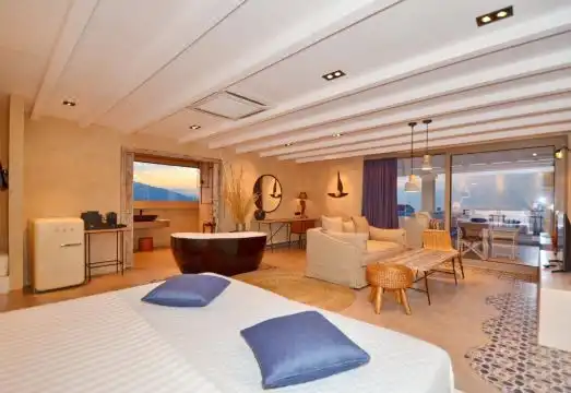 Deluxe Suite With Sea View