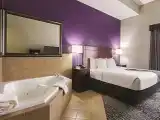 Deluxe King Suite - Non-Smoking
