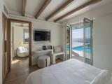 Grand Pool Suite