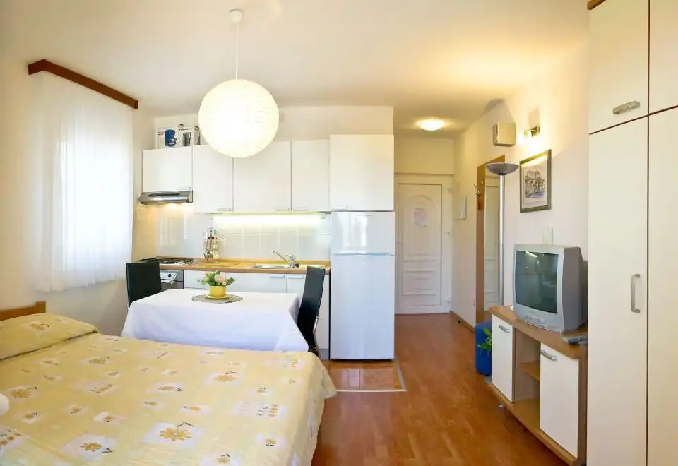 Superior Studio, Kitchen, Sea View