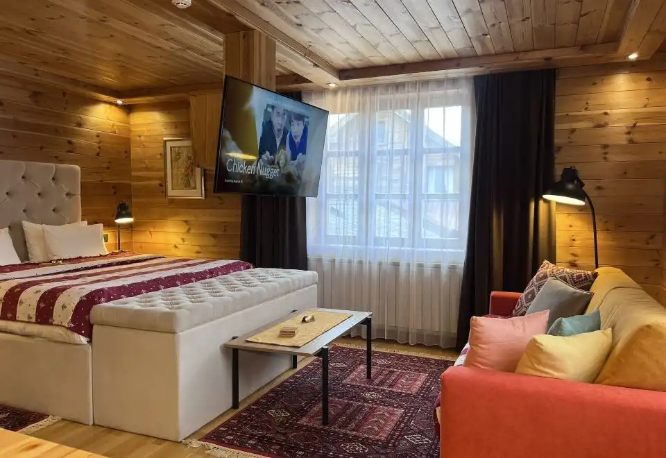 Deluxe Studio Suite, Non Smoking, Refrigerator&Microwave