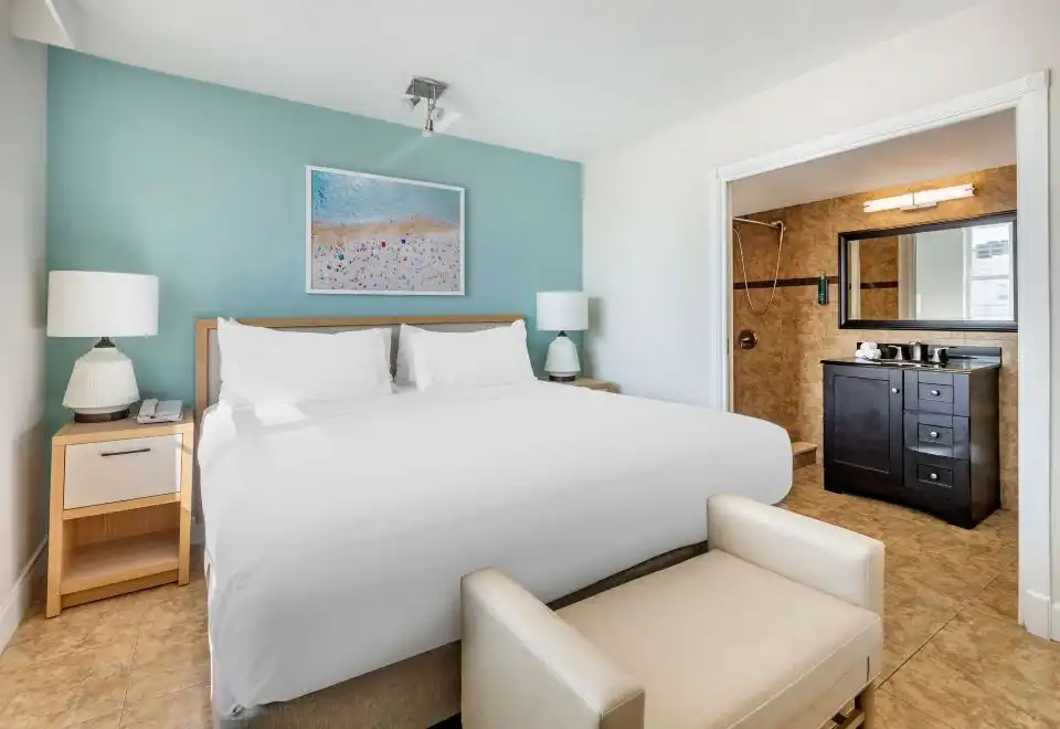 1 Bedroom 1 King Suite Plus W/Sofabed