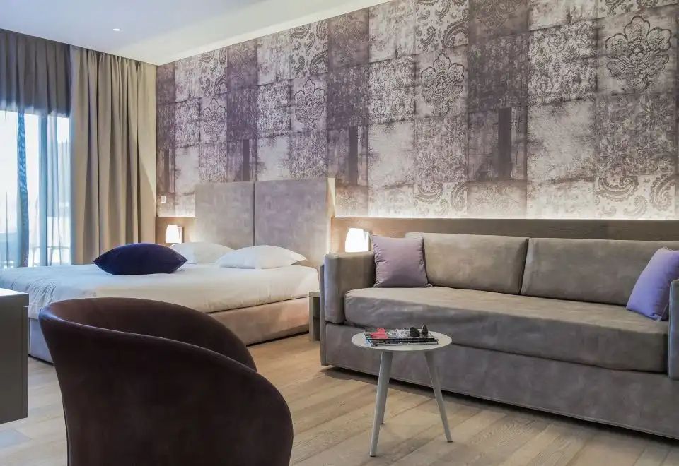 Superior Suite with Park View