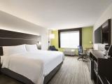 Standard King Room With Communications Accessible Roll-in Shower