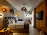 Executive Suite With Outdoor Jetted Tub