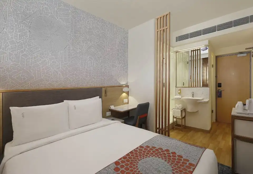 Queen Room-Accessible