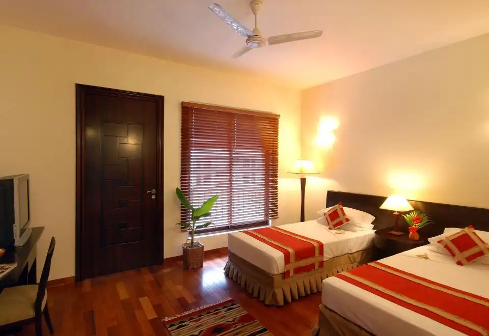 Three Bedroom Aqua Villa's