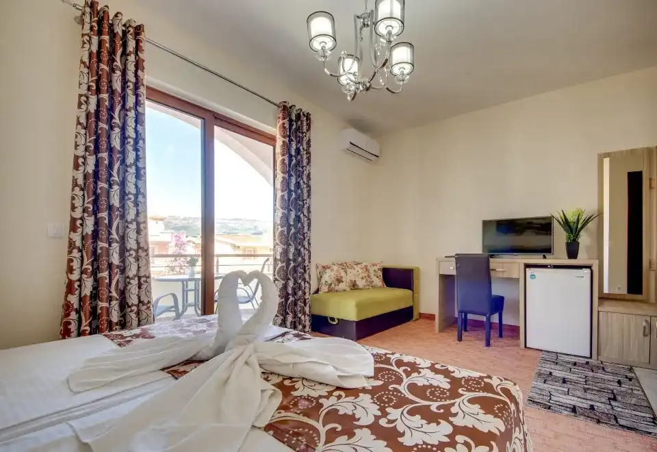 Triple Room with Balcony