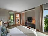 One Bedroom King Apartment with Garden View