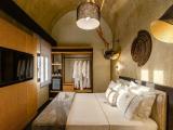 Honeymoon Suite With Outdoor Jetted Tub
