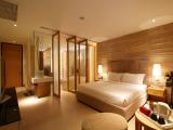 Deluxe Room With Partial Sea View