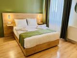 Single Room with Shared Bathroom