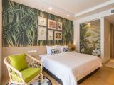 Deluxe Pool Access Room