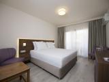 Deluxe Room With Partial Sea View