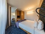 Deluxe Suite (Design Building)